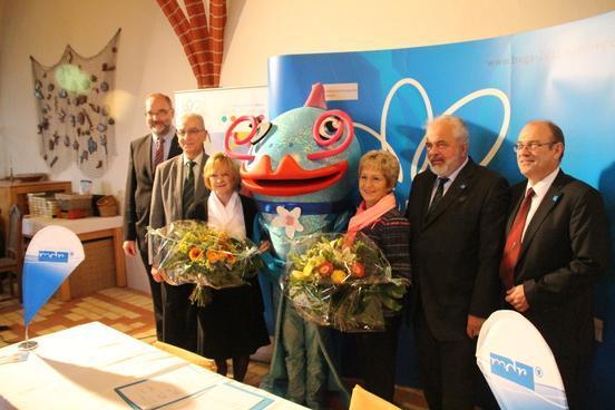 Gruppenbild mit Elke Lüdecke und Dr. Dietlind Tiemann sowie den 4 Amtskollegen