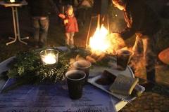 Gemütlich wird es bei Winterfeuer, Grillgut und Heißgetränken