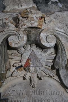 Untersuchung der barocken und sehr intensiven Farbigkeit des Epitaphs