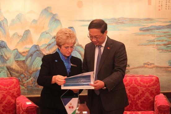 Brandenburgs Oberbürgermeisterin trifft Chinas Botschafter