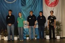 Gruppe von Preisträgern.