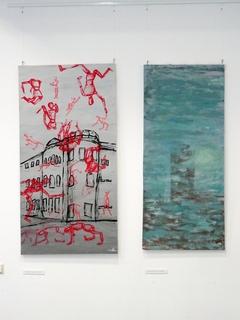 Louisa Claus‘ „Albtraum mit Tradition“ (links) und Henry Leues „Der Dom, wie ich ihn sehe“ (rechts) sind weitere Bilder, die in den beiden Führungen intensiver besprochen werden.