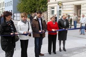 Oberbürgermeisterin gibt Mühlentorstraße für den Verkehr wieder frei