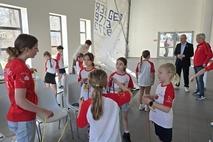 Zum Segeln gehört das Knotenbinden.