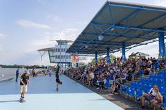 Die Wettkämpfe finden vor der Tribüne statt