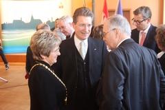 Oberbürgermeisterin Dietlind Tiemann gemeinsam mit Ehrenbürger Prof. Dr. Dr. h. c. Wolfgang Huber und Dr. Manfred Stolpe