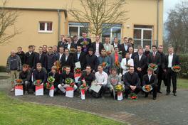 43 Facharbeiterzeugnisse übergeben