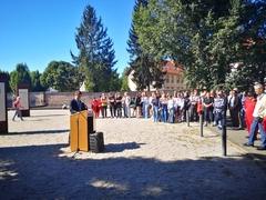 Oberbürgermeister Steffen Scheller bei seiner Rede anlässlich der Gedenkveranstaltung.