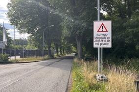 Baustellenschild an der Uferstraße