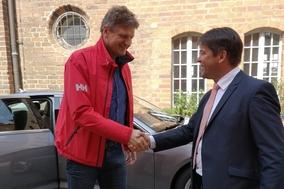 Oberbürgermeister Steffen Scheller begrüßt&nbsp;...