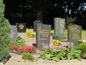 Ansicht von mehreren Grabsteinen