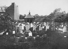 alter jüdischer Friedhof in schwarz weiß