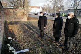 Kränze in Gedenken an die Opfer des Nationalsozialismus niedergelegt