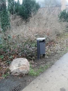 Weitere Papierkörbe am Salzhofufer für die Verbesserung der Stadtsauberkeit