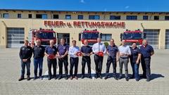 Oberbürgermeister Steffen Scheller und der Beigeordnete Thomas Barz präsentierten neue Tanklöschfahrzeuge