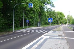 Ziesarer Landstraße, Bushaltestelle EDEKA