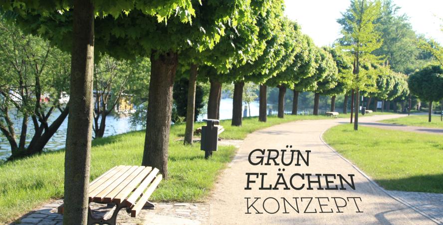 Parkanlage am Havelufer, auf dem Weg entlang der Bäume steht: Grünflächenkonzept