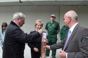 Richtfest für neue Dreifeldsporthalle