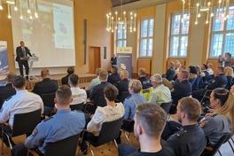 Beigeordneter Thomas Barz begrüßte die Polizei-Neuzugänge im Namen der Stadt Brandenburg an der Havel.