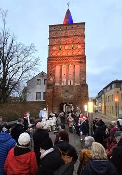Die Gästeschar der Denkmal-des-Monats-Auszeichnung.