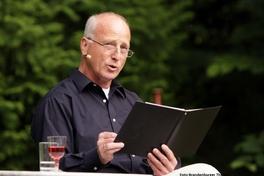 Harald Arnold liest zum Gedenken an die Bücherverbrennung 1933