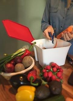 Im Rahmen der Aktion werden diese "BiOTONi" genannten Biomüll-Sammelbehälter verlost.Foto: Aktion Biotonne Deutschland