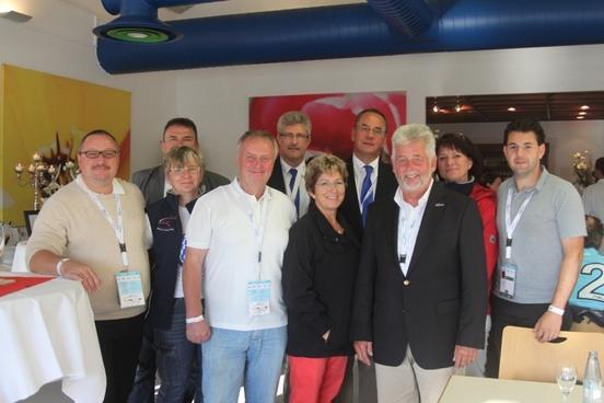 Brandenburger Delegation mit DKV-Präsident Thomas Konietzko (4. v. rechts), DKV-Sportdirektor Dr. Jens Kahl (5. v. rechts)