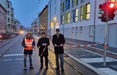 Planer Jan Michel, Oberbürgemeister Steffen Scheller und VBBr-Geschäftsführer Jörg Vogler haben am Montagmorgen die Bauhofstraße freigegeben.