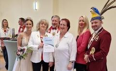 Viola Christophel übergab als Botschafterin der "Town & Country"-Stiftung 1.111 Euro fürs Kinder- und Jugend-Engagement beim BKC.