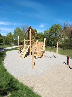 Blick auf ein spielgerät im Sandkasten