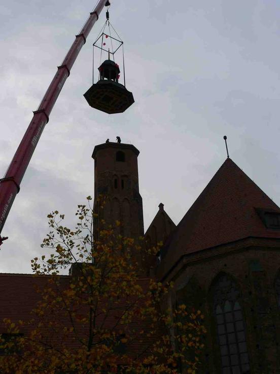 Turmhaube auf Paulikloster gesetzt