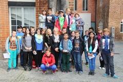 Oberbürgermeisterin Dietlind Tiemann empfängt junge Dichter im Rathaus