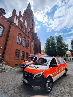 Notarzteinsatzfahrzeug und Rettungswagen