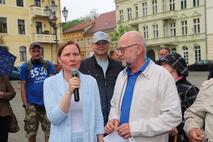Die Gleichstellungsbeauftragte Jeannette Horn mit Matthias Pietschmann