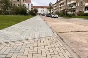 Flämingstraße, Gehweg