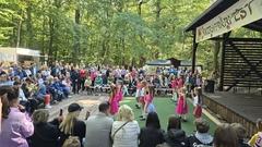 Das Bühnenprogramm war wieder so bunt wie der Herbst.