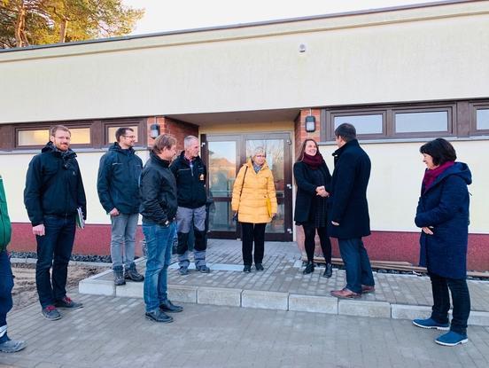 OB Steffen Scheller besichtigt Baufortschritt an Grundschule Kirchmöser