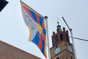 "Flagge zeigen für Tibet" in Brandenburg an der Havel 