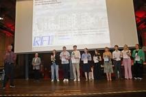 Die sieben besten Abiturienten.