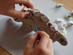 Mit Kreativität und Fingerfertigkeit entstehen aus Ideen kleine Modelle.