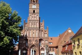 Im Altstädtischen Rathaus erfolgt zum Auftakt der 31. Brandenburgischen Seniorenwoche am 27. Mai 2025 die Ehrung der Ehrenamtlichen.