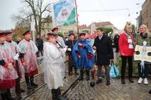 OB Scheller bei der Zollabgabe.