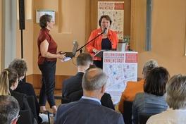 Staatssekretärin Dr. Ina Bartmann freute sich, "dass wir in dieser wunderschönen Stadt Brandenburg an der Havel, die so lebenswert ist, zu Gast sind