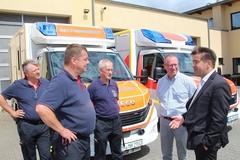 OB Scheller im Gespräch mit Einsatzkräften