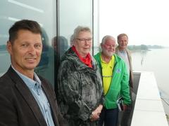 Bild 6 Gemeinsames Foto zur Erinnerung an ein interessantes Treffen.