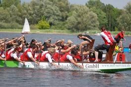 Schnelle Drachenboote auf dem Beetzsee