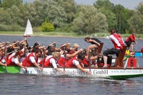 Schnelle Drachenboote auf dem Beetzsee