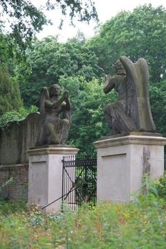 Engelstor im Plauer Schlosspark