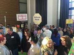 buntes Treiben auf dem Engagement Marktplatz
