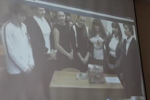 Leinwand während der Videokonferenz